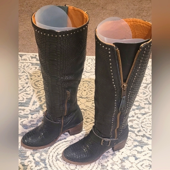 Freebird by Steven Shoes - Freebird Carson black snake boots size 7